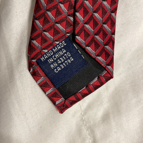 John Ashford - Red & Silver Patterned Silk Tie - Picture 5 of 5